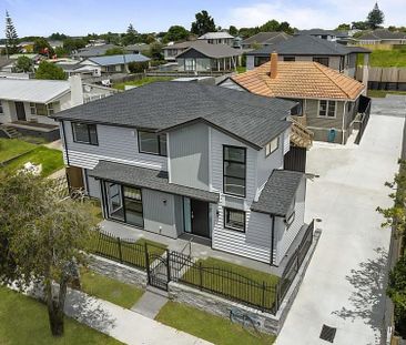36 Christmas Road - Charming 5BR Manurewa Haven - Photo 3