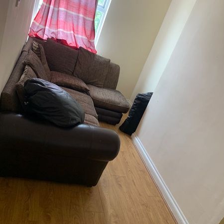 Room in a Shared Flat, Salford, M7 - Photo 3