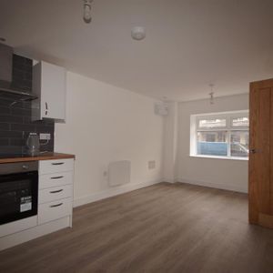 1 Kings Road, Canton, Cardiff CF11 9BZ - Photo 2