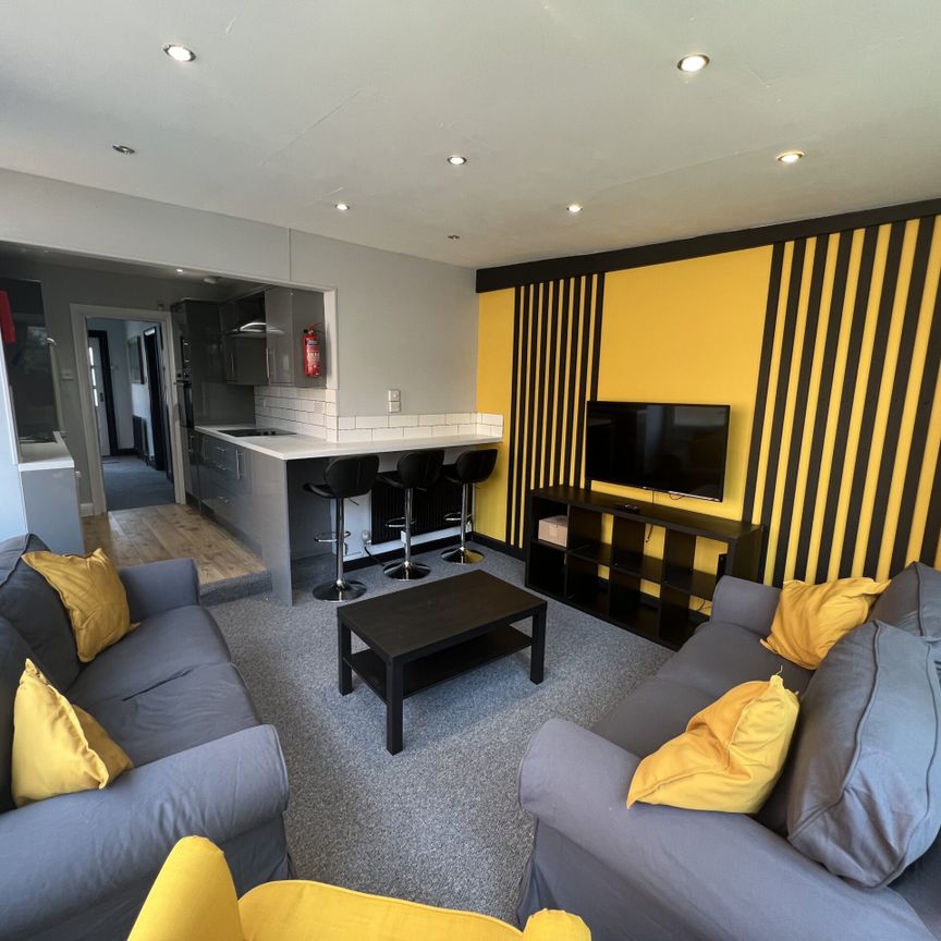 Ash Crescent - Photo 1