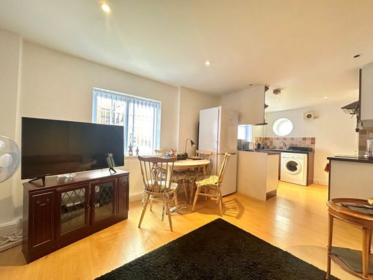 1 bedroom flat to rent - Photo 1