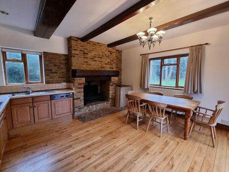 2 bedroom detached bungalow to rent - Photo 5