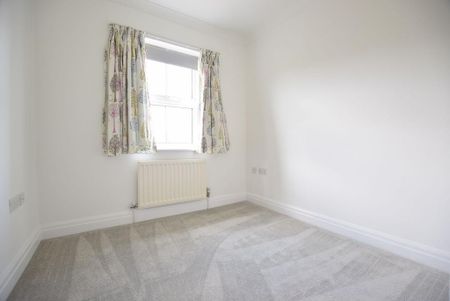 4 bedroom detached house to rent - Photo 4