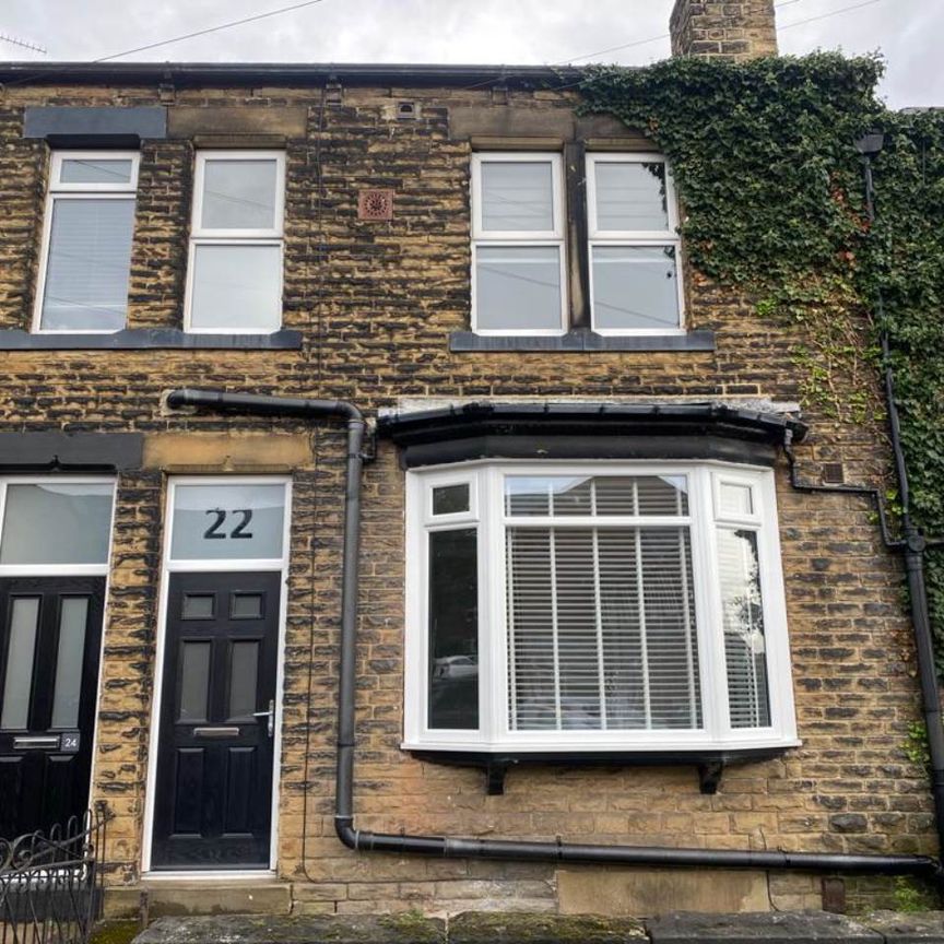 Sunnybank Avenue, Horsforth, - Photo 1