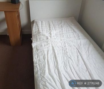 1 bedroom in a house share to rent - Photo 4