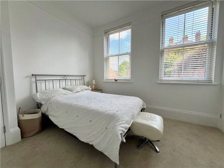 Epsom Road, Guildford, Surrey, GU1 3LE - Photo 4