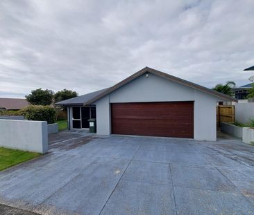 Four Bedroom Home In Highlands Park - Photo 2