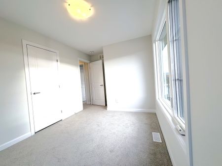 For Lease - 324 Clearpath Private, Kanata, Ontario - Photo 4