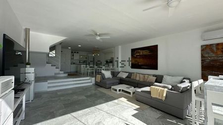 Alquiler de chalet adosado en Calle Pico del Aneto, 19 - Photo 5