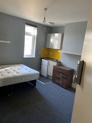 Room in a Shared House, Filwood Road, BS16 - Photo 1