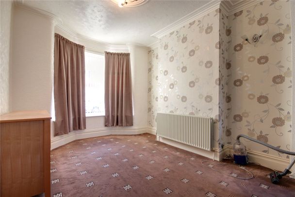 3 bed terraced house to rent in Warwick Street, Middlesbrough, TS1 - Photo 1