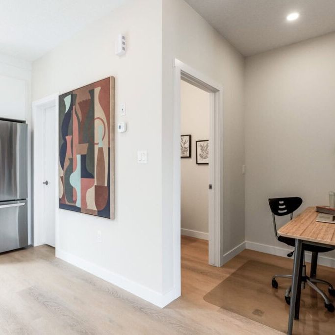 Edmonton Furnished townhouse Rental in Orchards - Stunning NEW FURNISHED Townhome In Vibrant Orchards Community With Double Garage! - Photo 1