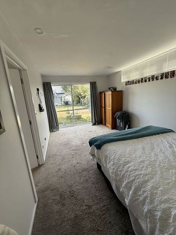 3Brm plus Semi Self Contained Sleep Out! - Photo 4