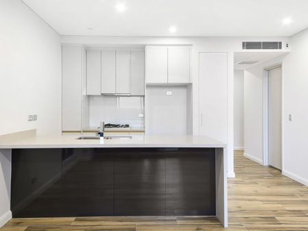 Furnished North Facing Apartment I Walk to Eastgardens Westfield - Photo 3