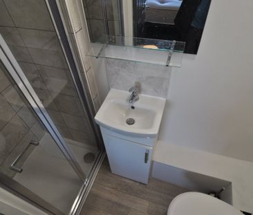 1 bed House Share - To Let - Photo 5