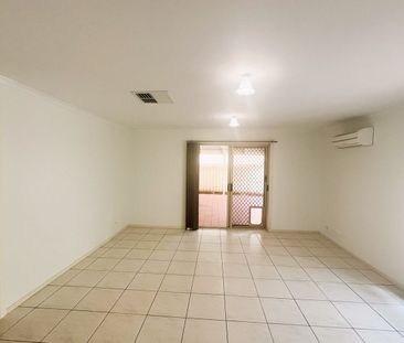 FABULOUS HOME - 2 LIVING - GORGEOUS ENTERTAINING SPACE. - Photo 4