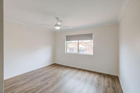 Beautifully Maintained Home With Modern Features - Photo 4