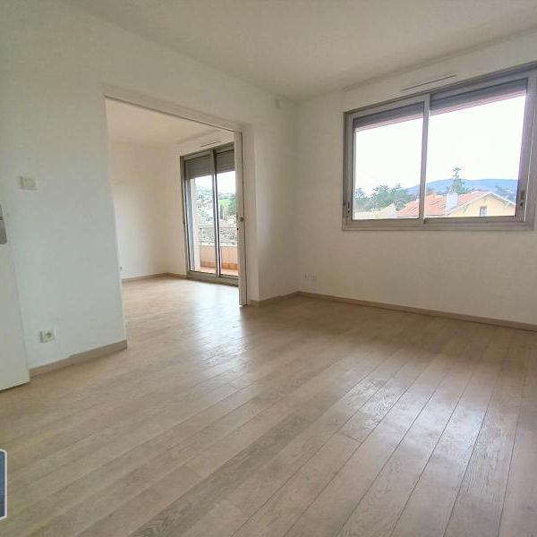 Location appartement 3 pièces de 71.26m² - Photo 1