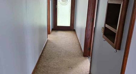 3 Bedroom Family Home in Papatoetoe - Photo 3