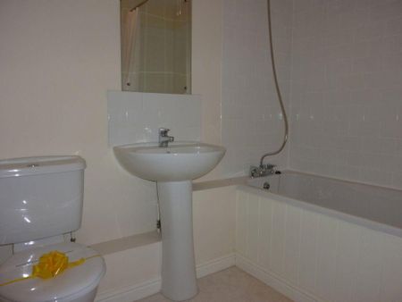 2 bedroom flat to rent - Photo 5