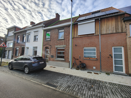 Instapklare woning met 3 slaapkamers en tuin op toplocatie in Roeselare - Foto 2