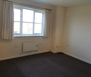 1 Bed Flat - Photo 4