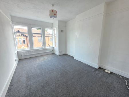2 Bed Flat, Ashburnham Road, LU1 - Photo 2