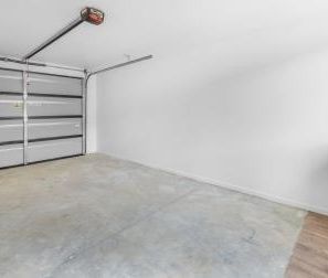 Modern 2 Bedroom house in Huntington - Photo 5