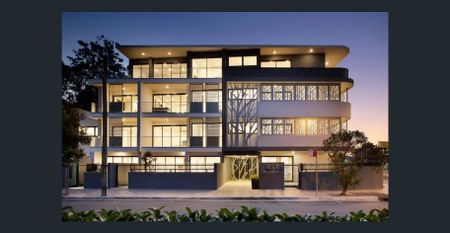 Sophisticated Ground-Floor Apartment in Cremorne's Boutique Amethyst Complex - Photo 3