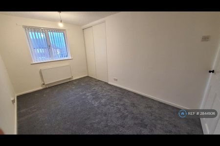 3 bedroom end of terrace house to rent - Photo 2