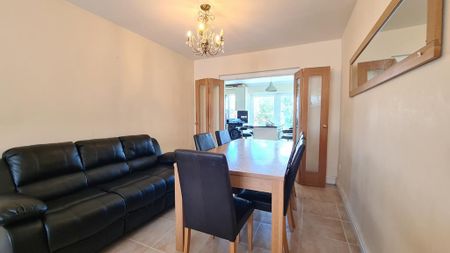 3 bedroom semi-detached house to rent - Photo 2