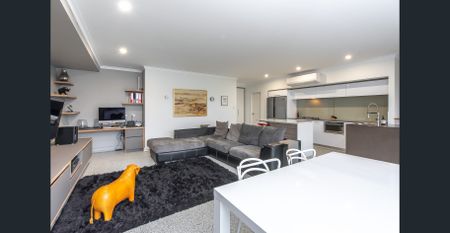 STUNNING MODERN TOWNHOUSE! - Photo 4