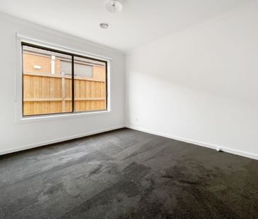 PRIME LOCATION - Photo 3