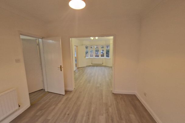 College Green - Photo 1