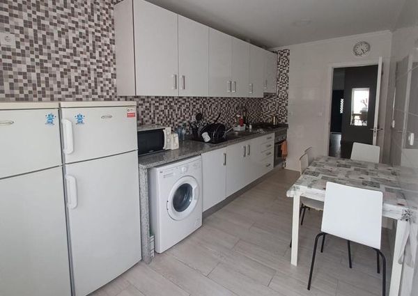 Quarto em zona central da Pontinha
