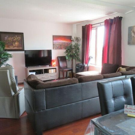 GRAND 4 ½ LEBOURGNEUF STYLE CONDO AIR CLIMATISÉE - Photo 3