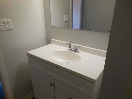 For Lease - 2 Laurie Court, Kanata, Ontario - Photo 5