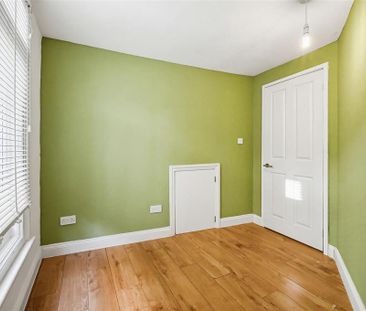 2 bedroom maisonette to rent - Photo 2