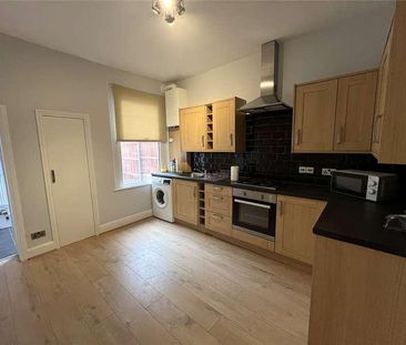 Ground Floor Flat, Quadrant Road, Thornton Heath, Surrey, CR7 - Photo 2