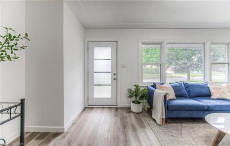 For Lease - 98 Harber Avenue, Kitchener, Ontario - Photo 4