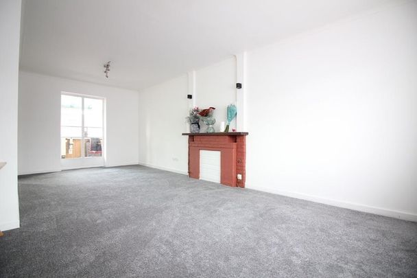 Balmoral Drive, Hayes - Photo 1