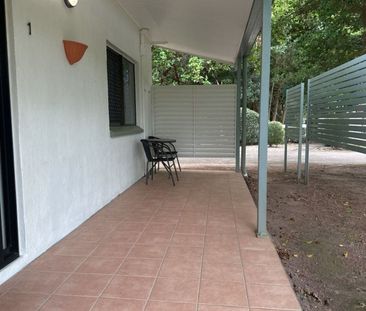 2 Bedroom 1 Bathroom : Furnished Unit : Close to Beach - Photo 2