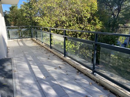 BOUTONNET - T3 - 64.98 M² - Photo 3