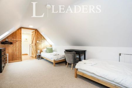 2 bedroom semi-detached house to rent - Photo 5