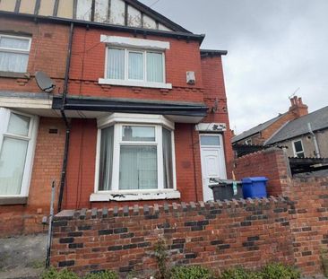 2 bedroom end of terrace house to rent - Photo 4