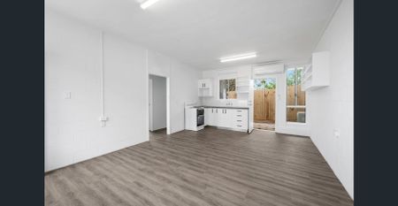 Newly Renovated Waterfront Unit - Photo 4