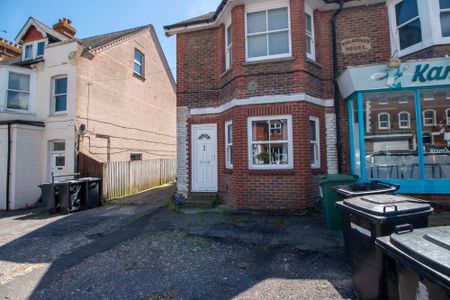 Framfield Road, Uckfield, TN22 - Photo 4