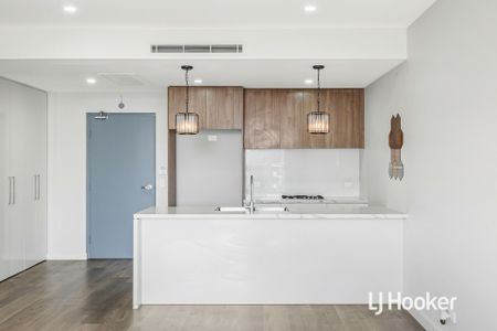 Spacious 2 Bedroom Apartment - Available Now! - Photo 4