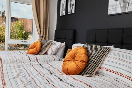 4 Bed Semi-Detached House, Ash Tree Garth, LS9 - Photo 4