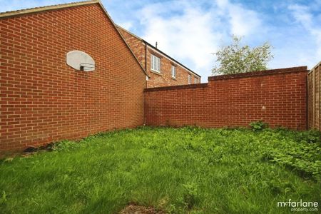 3 bedroom semi-detached house to rent - Photo 2